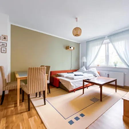Suiteable Living- Hell, Stilvoll, Komfortabel Nahe Zentrum Und Messe